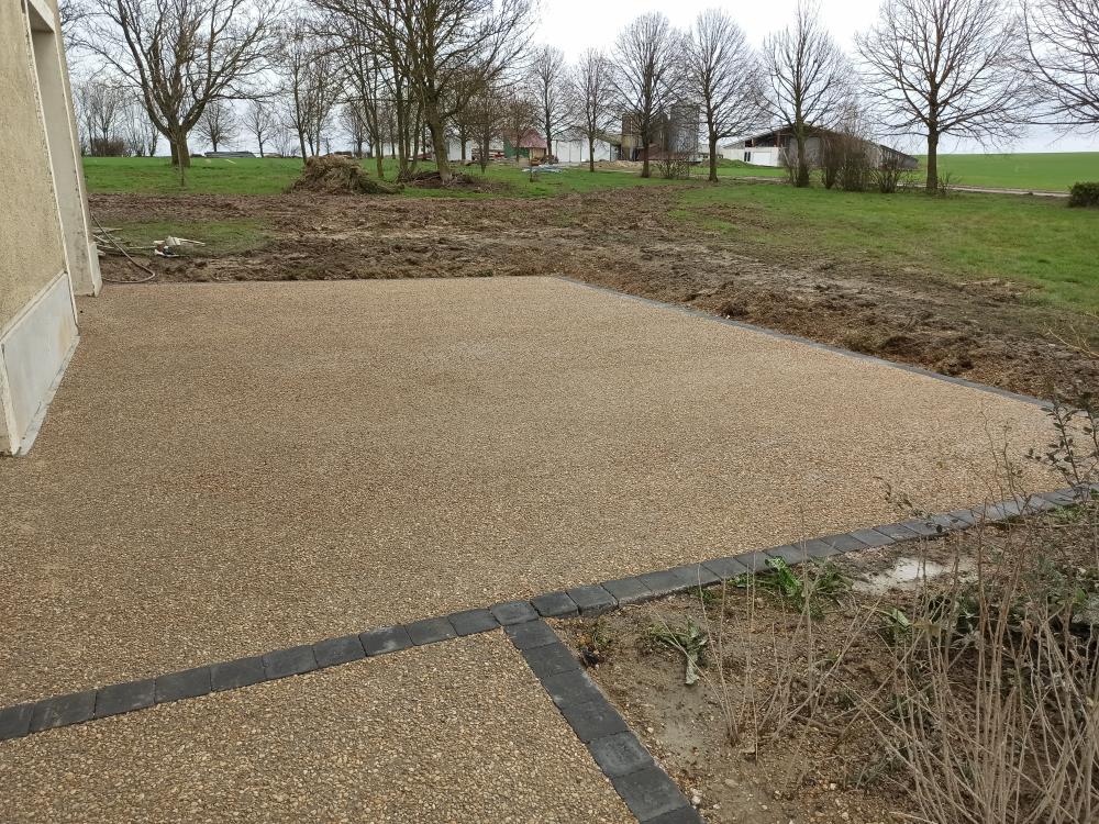 Terrasse en béton désactivé